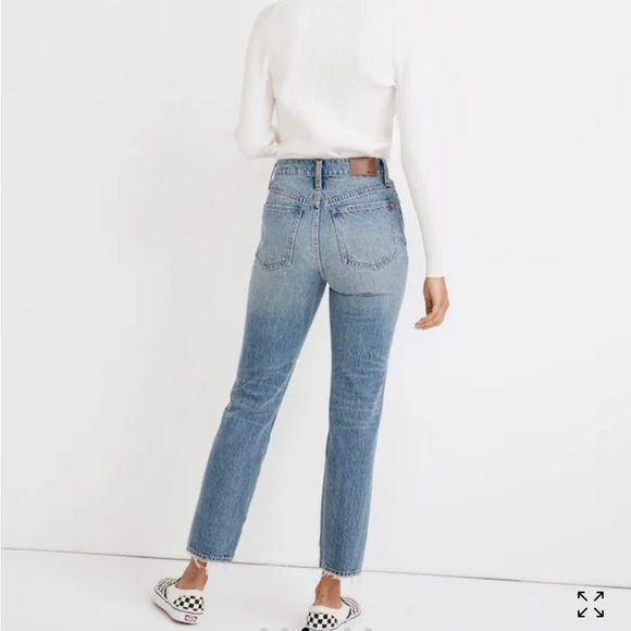 The Perfect Vintage Jean in Phillips Wash: Knee-Rips Edition - Picture 2 of 10